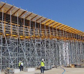 Cimbra de vigas ENKOFORM HMK para la construcción de un tablero de viaducto