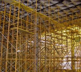 Se mantiene como material portante hasta el fraguado del concreto