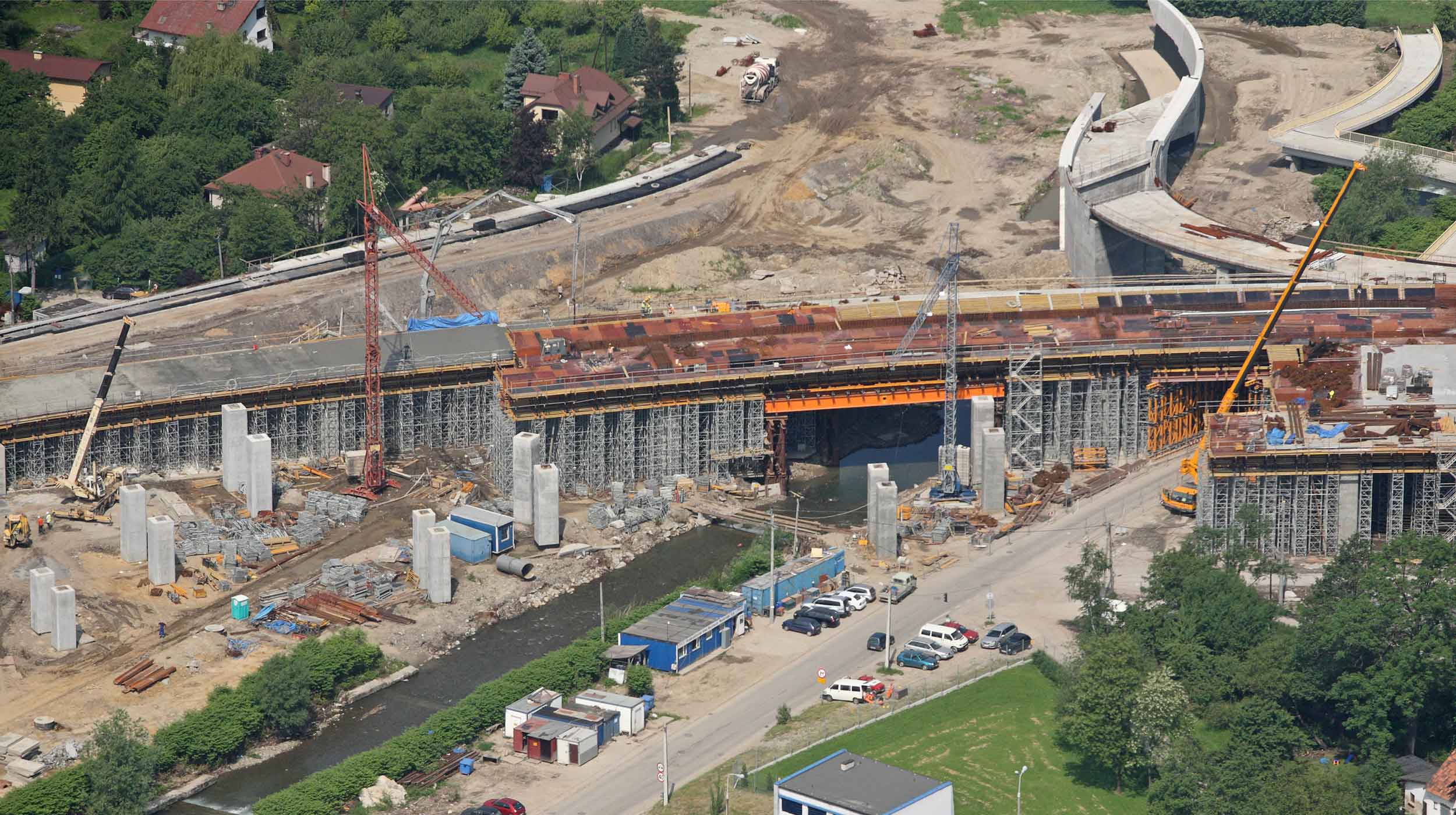 La mayor autopista de Polonia  conecta la zona de Bielsko-Biala con Eslovaquia.