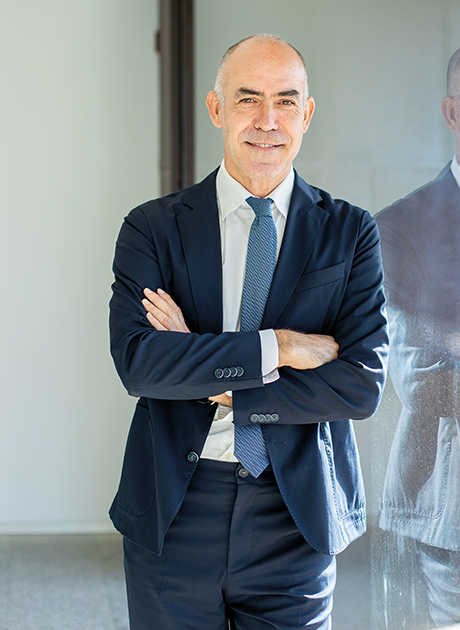 Gerente-Aitor-Ayastuy.jpg Gerente-Aitor-Ayastuy.jpg