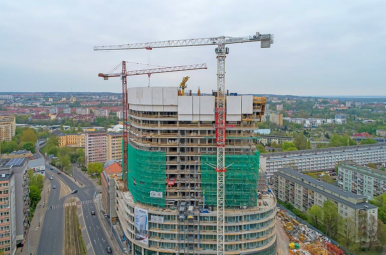 Alto rendimiento y seguridad en Hanza Tower, Polonia