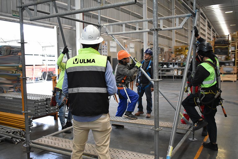 ULMA supera las 5,000 capacitaciones en andamio multidireccional BRIO con certificación