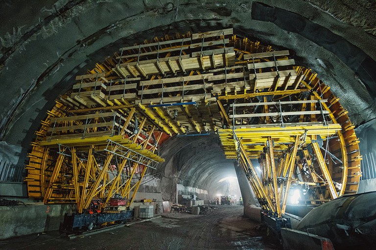 La construcción del túnel de carretera más largo de Polonia con el carro de cimbra MK