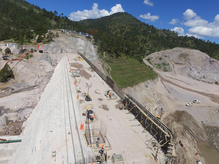 Solución de cimbras a una cara en la Presa San Julián